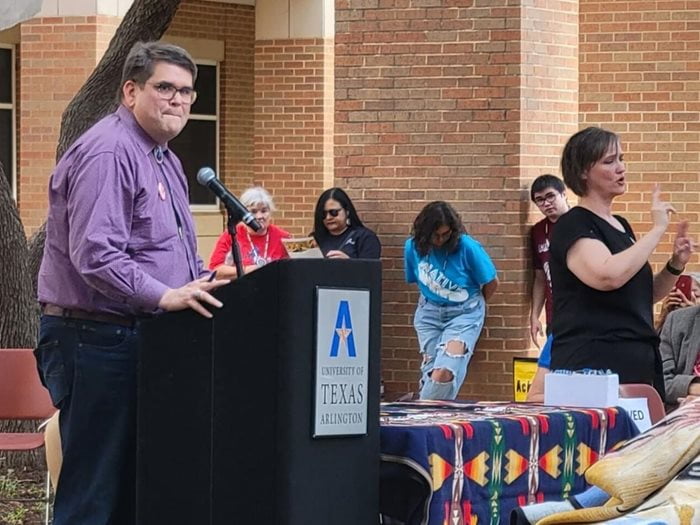 Dr. Les Riding-In speaks at an event at the University of Texas at Arlington (Photo by Stephen Silva-Brave)