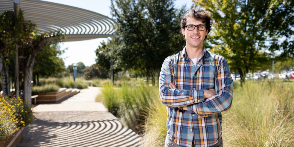 College of Science professor Steven Weisberg