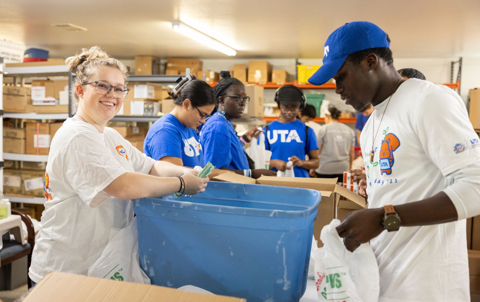 UTA student volunteers during Super Service Saturday 