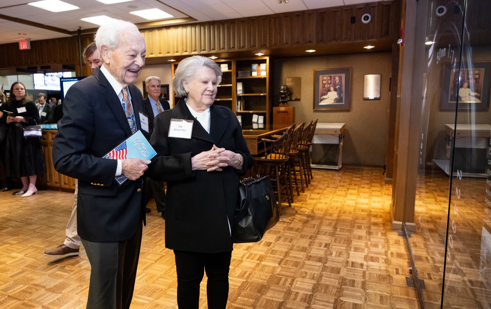 Bob and Pat Schieffer at a private dinner at the UTA Libraries to commemorate the opening of the Our Man in VIet Nam exhibit." style=" height:1020px; width:1620px" _languageinserted="true" src="https://cdn.prod.web.uta.edu/-/media/864554ee66bd43a2bb4d5fcabc4228a3.jpg