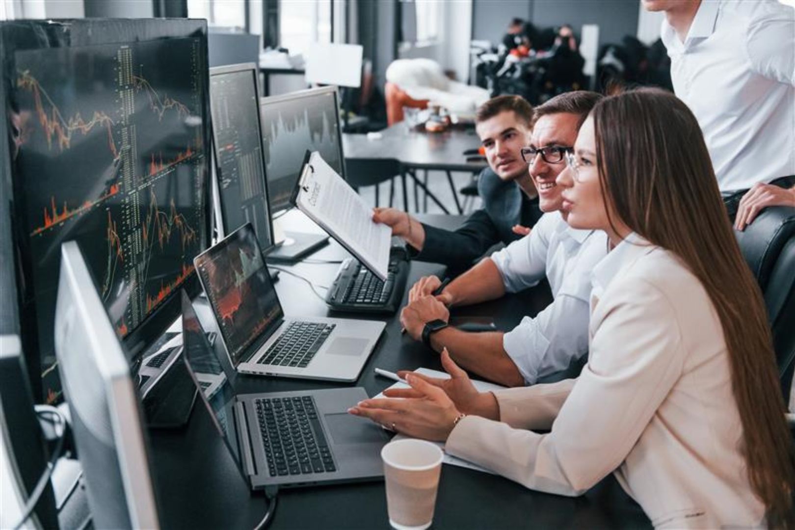 Image shows stock photo of people working on stock market " style=" height:1080px; width:1620px" _languageinserted="true" src="https://cdn.prod.web.uta.edu/-/media/8b7ed3d9c38e4d729d8bfff485f24863.jpg
