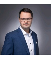 Headshot of Susan Richardson