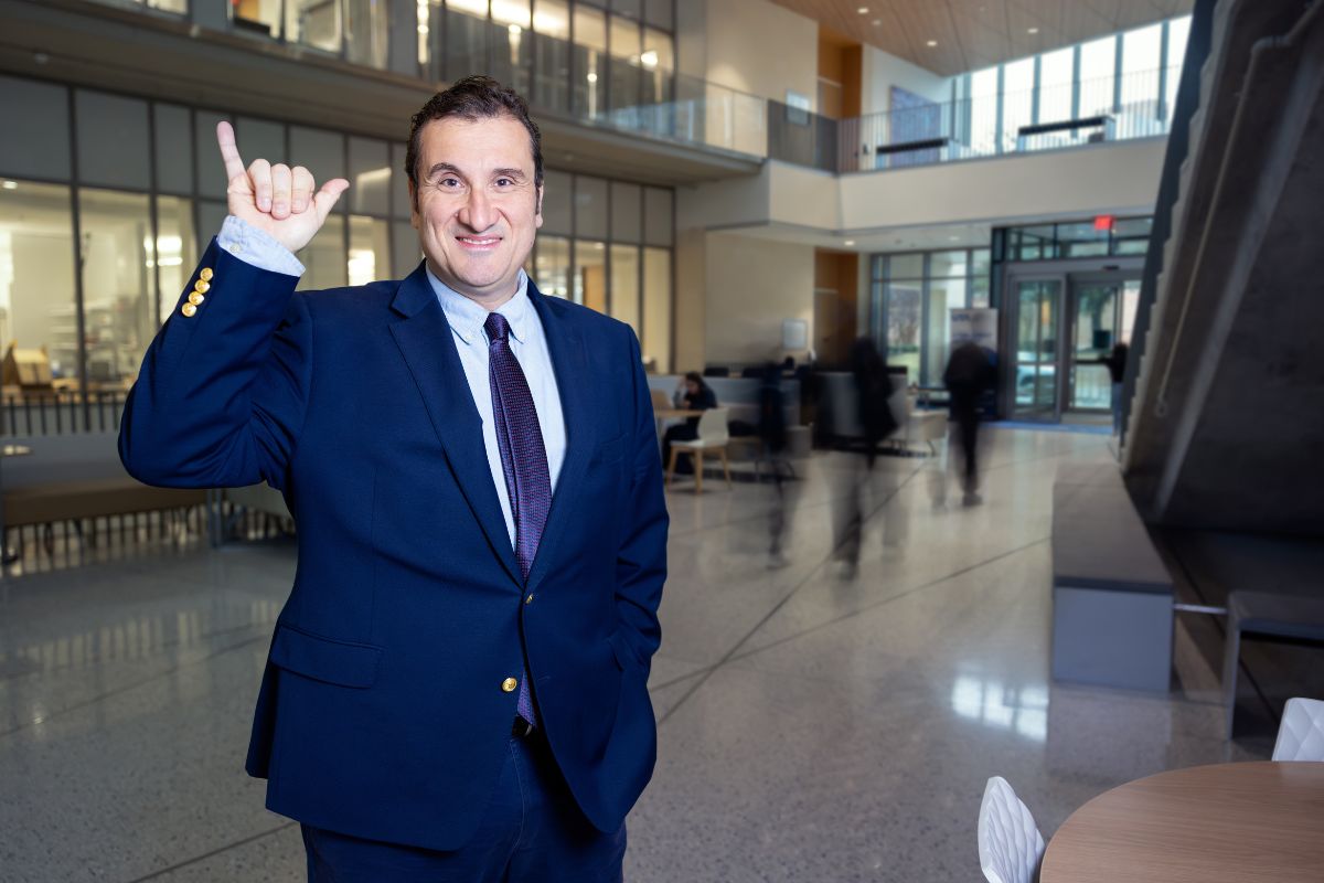 Christos Papadelis" style=" height:800px; width:1200px" _languageinserted="true" src="https://cdn.prod.web.uta.edu/-/media/a1d68608d5874db48a001627124ca5cf.jpg