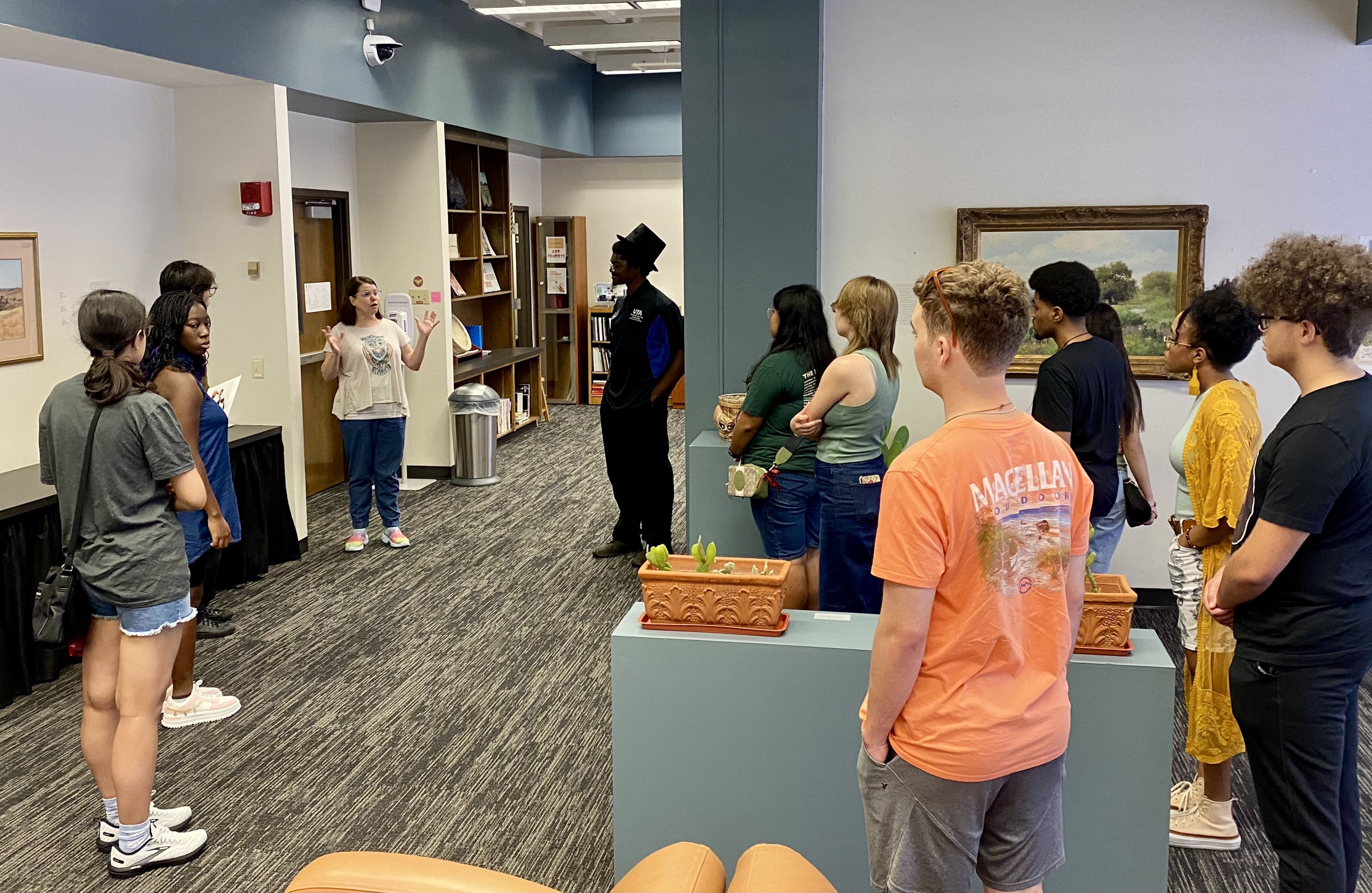 Art and Design R L C students tour Vista exhibition at V R C G August 2024