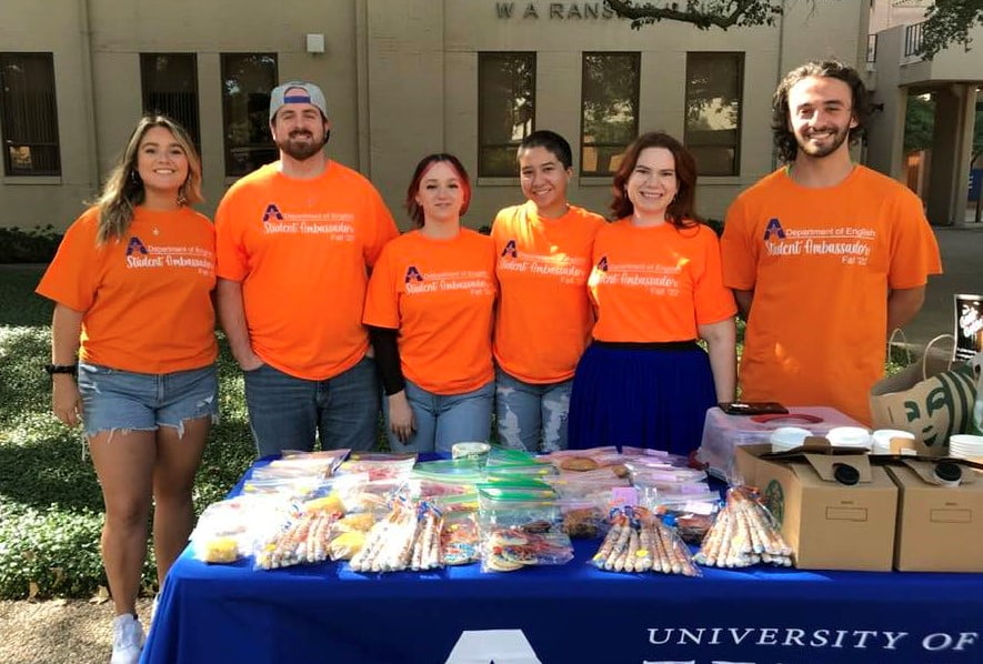 FA22 English Student Ambassadors