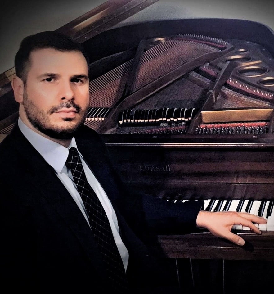 Peter Rioux Headshot