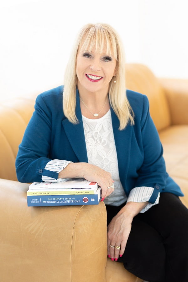 Lisa Cobb Contact Photo