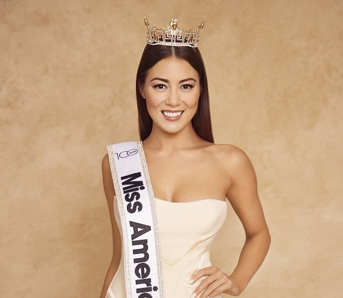 Emma Broyles Contact Photo