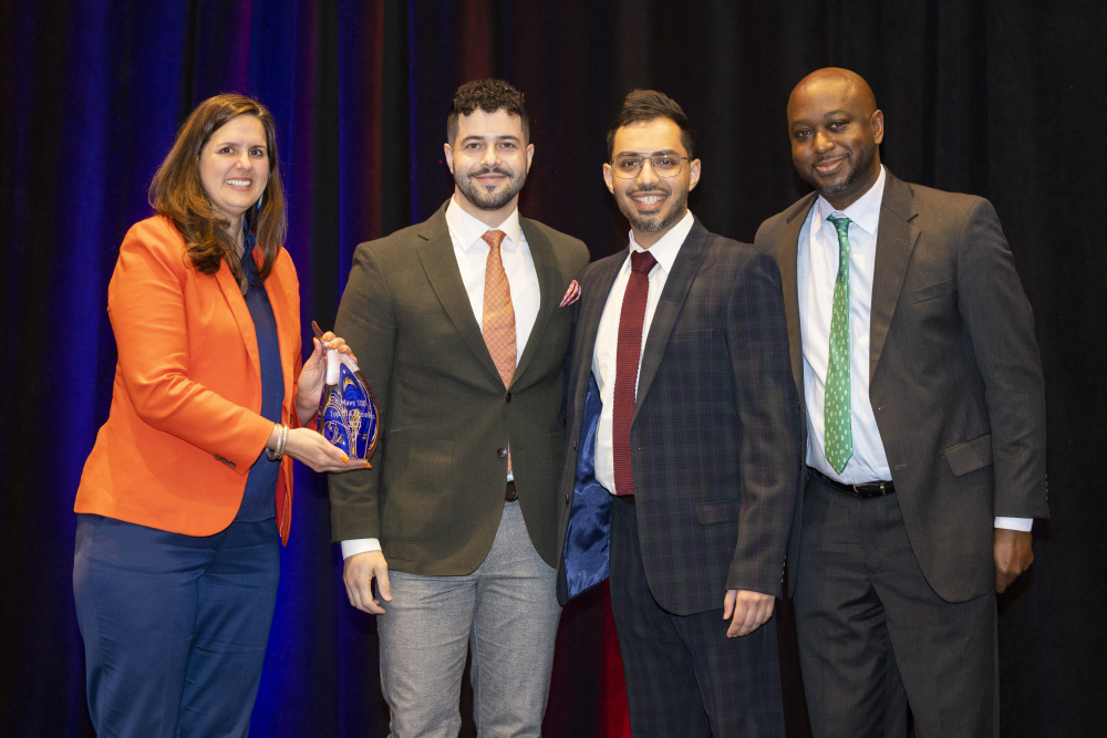 Photo of the 2023 MAVS100 winners, Bahama Bucks with UTA President Dr. Cowley and Title Sponsor, Arlington Economic Development Corporation's Executive Director Broderick Green