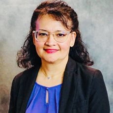 Elia Salvador Contact Photo