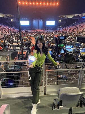 Hailey attending a concert.