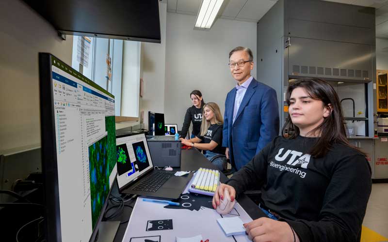 Dr. Cho in his lab with biomedical engineering students.