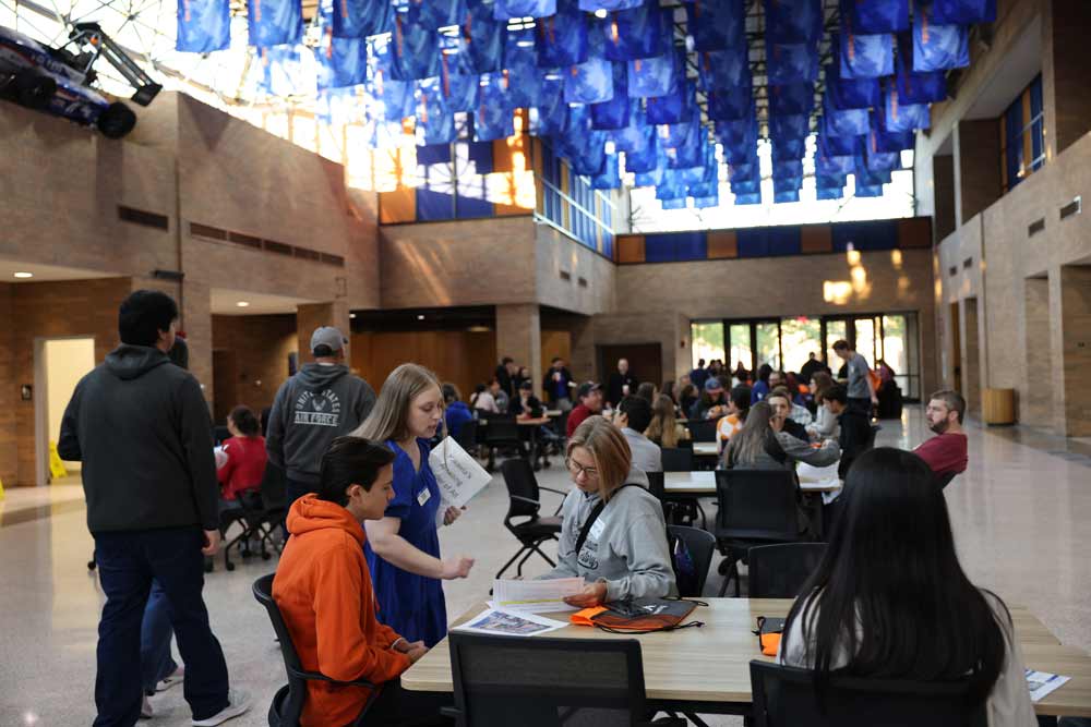 Students on a tour of the College of Engineering at UTA