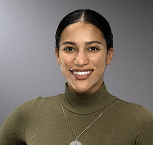 professional photograph of hannah farrow