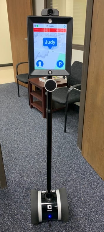 " src="https://cdn.prod.web.uta.edu/-/media/project/website/news/releases/2021/01/telepresence2.jpg?la=en" style="height:788px; width:353px;" _languageinserted="true