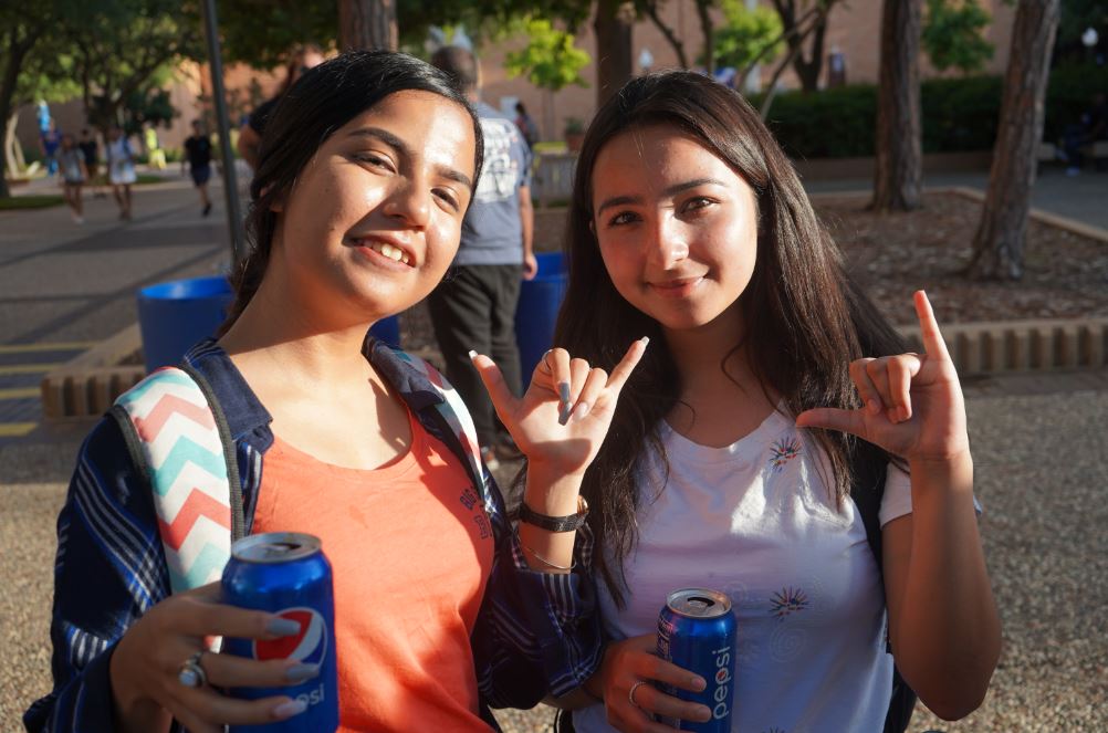 " src="https://cdn.prod.web.uta.edu/-/media/project/website/news/releases/2021/08/libraries-maverick-stampede2.jpg?la=en&h=663&w=1002" style="height:663px; width:1002px;" _languageinserted="true