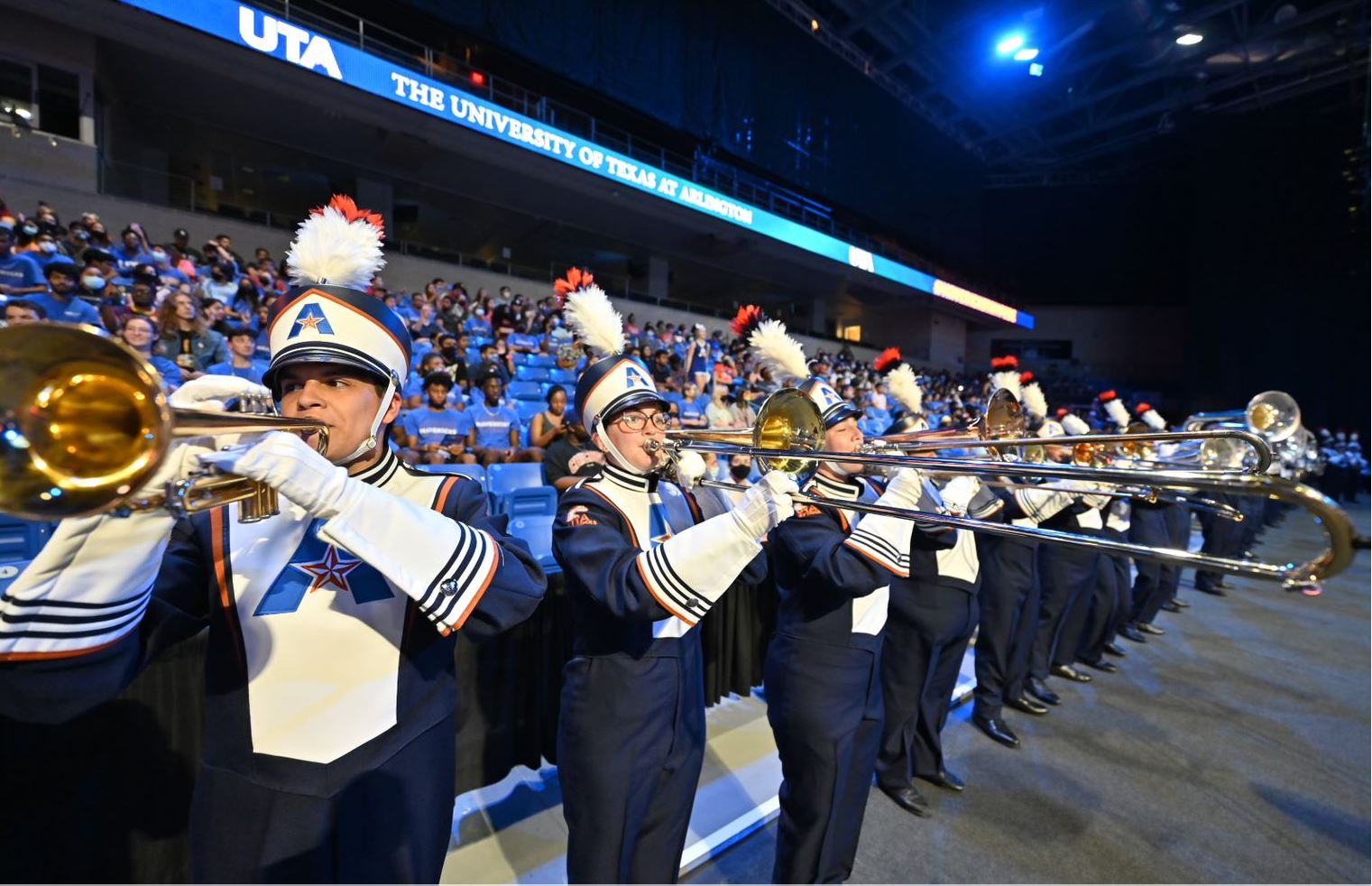 " src="https://cdn.prod.web.uta.edu/-/media/project/website/news/releases/2021/08/mavsmeet---fall-21---4.jpg?la=en" style="height:982px; width:1521px;" _languageinserted="true