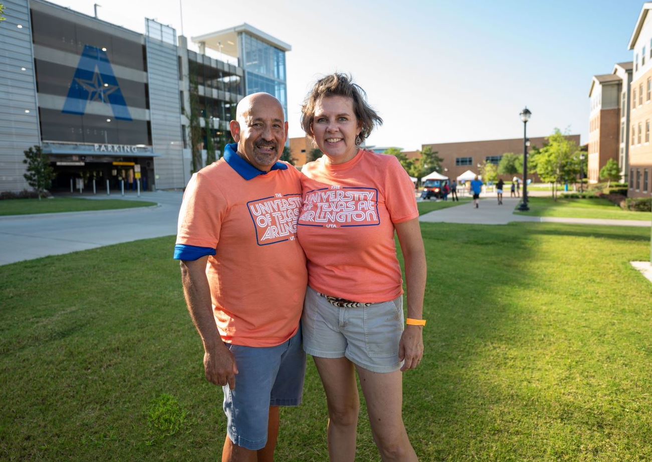 Raul and Kerry Gonzalez" _languageinserted="true