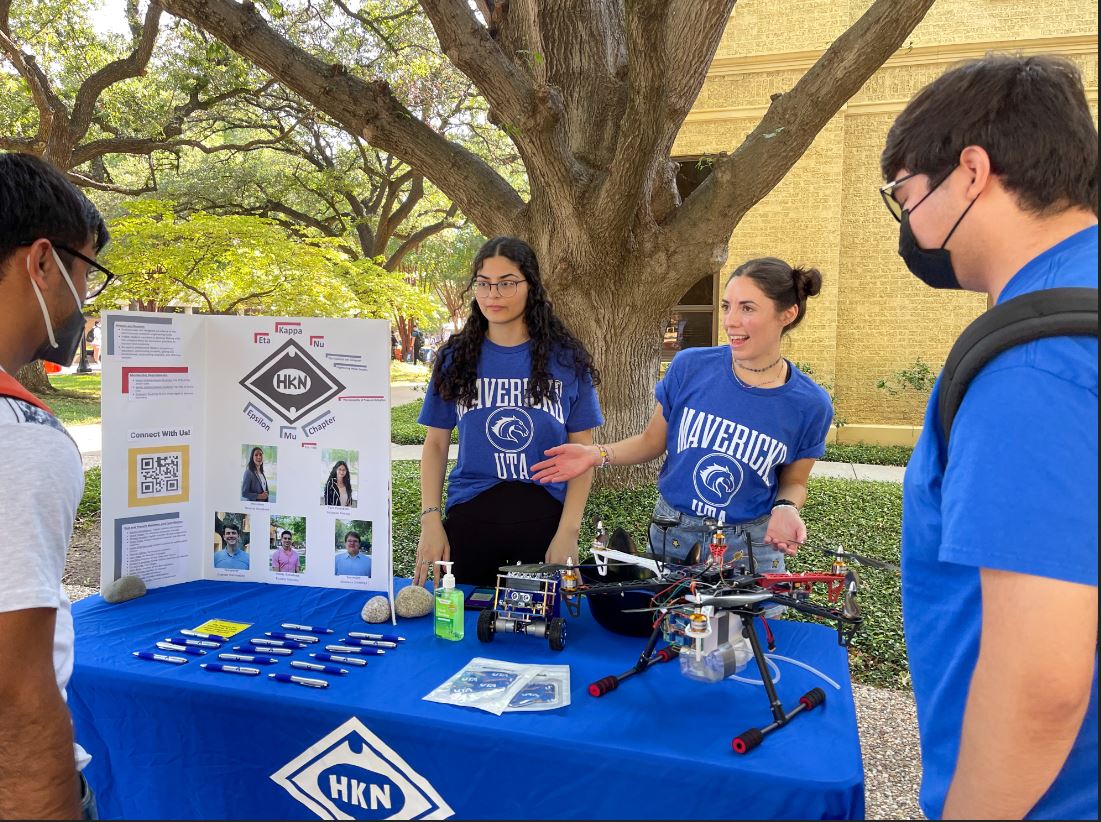 " src="https://cdn.prod.web.uta.edu/-/media/project/website/news/releases/2021/09/activity-fair---fall-21-1.jpg?la=en&h=822&w=1101" style="height:822px; width:1101px;" _languageinserted="true