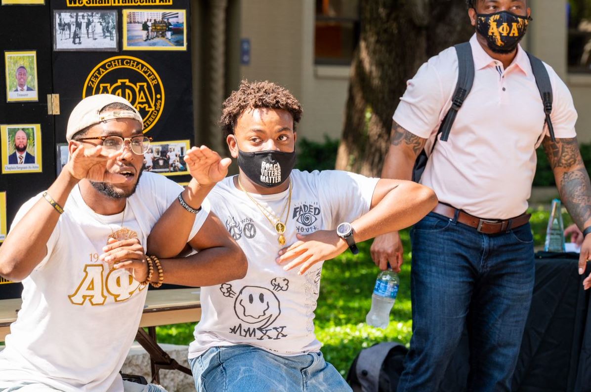 " src="https://cdn.prod.web.uta.edu/-/media/project/website/news/releases/2021/09/activity-fair---fall-21-4.jpg?la=en" style="height:794px; width:1196px;" _languageinserted="true