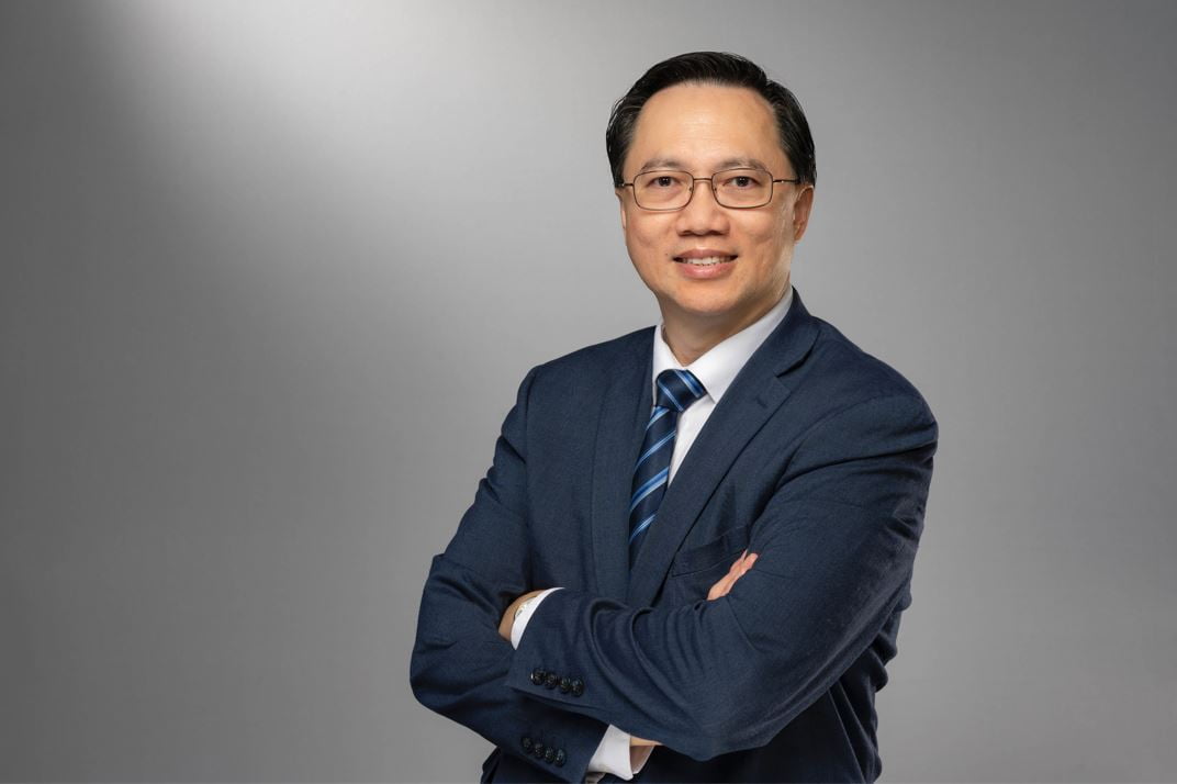 " src="https://cdn.prod.web.uta.edu/-/media/project/website/news/releases/2021/10/lim-teik--web-version.jpg?la=en&h=714&w=1072" style="height:714px; width:1072px;" _languageinserted="true