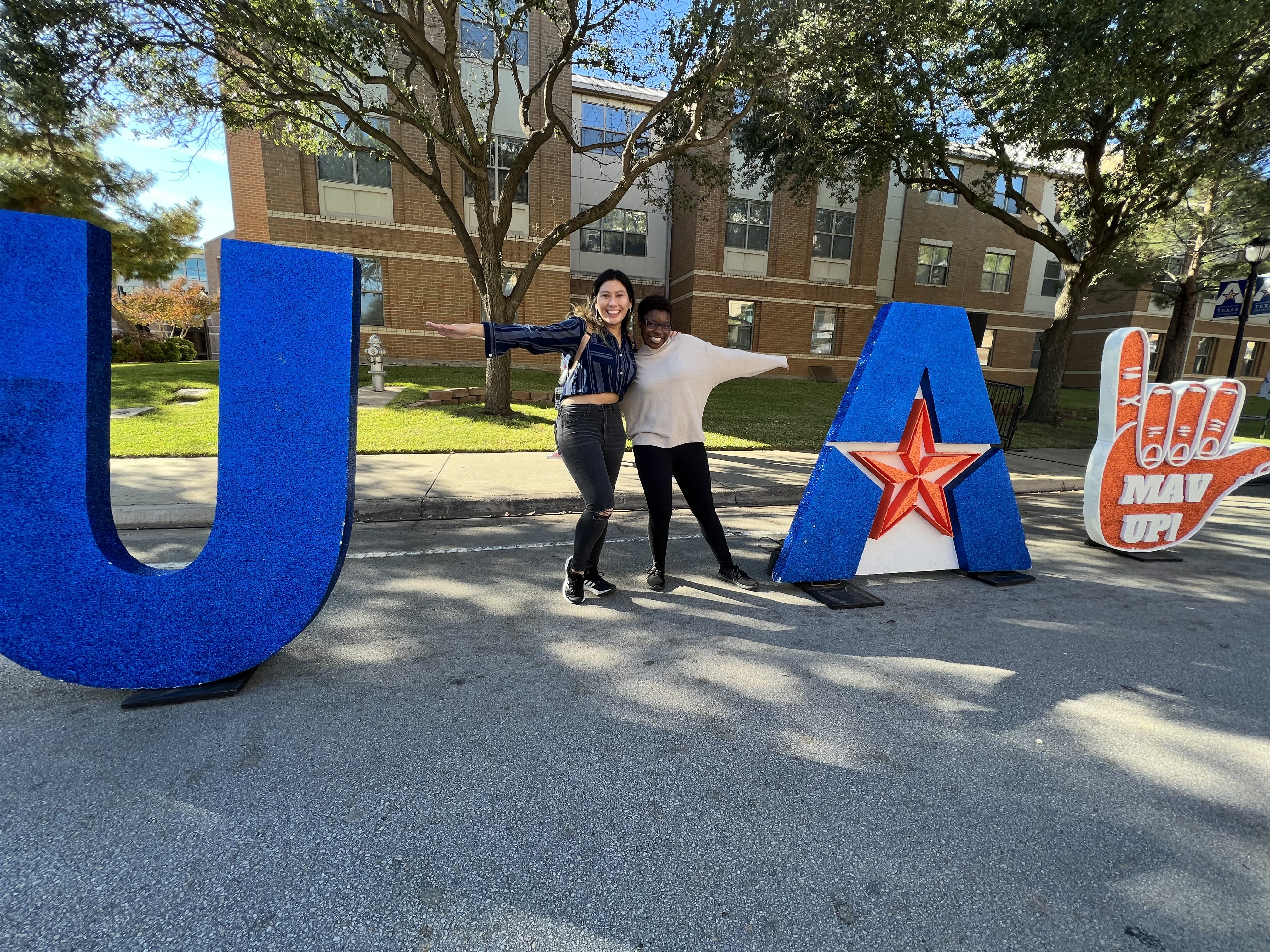 " src="https://cdn.prod.web.uta.edu/-/media/project/website/news/releases/2021/11/uta-homecoming-21-letters.jpeg?la=en" style="height:3024px; width:4032px;" _languageinserted="true