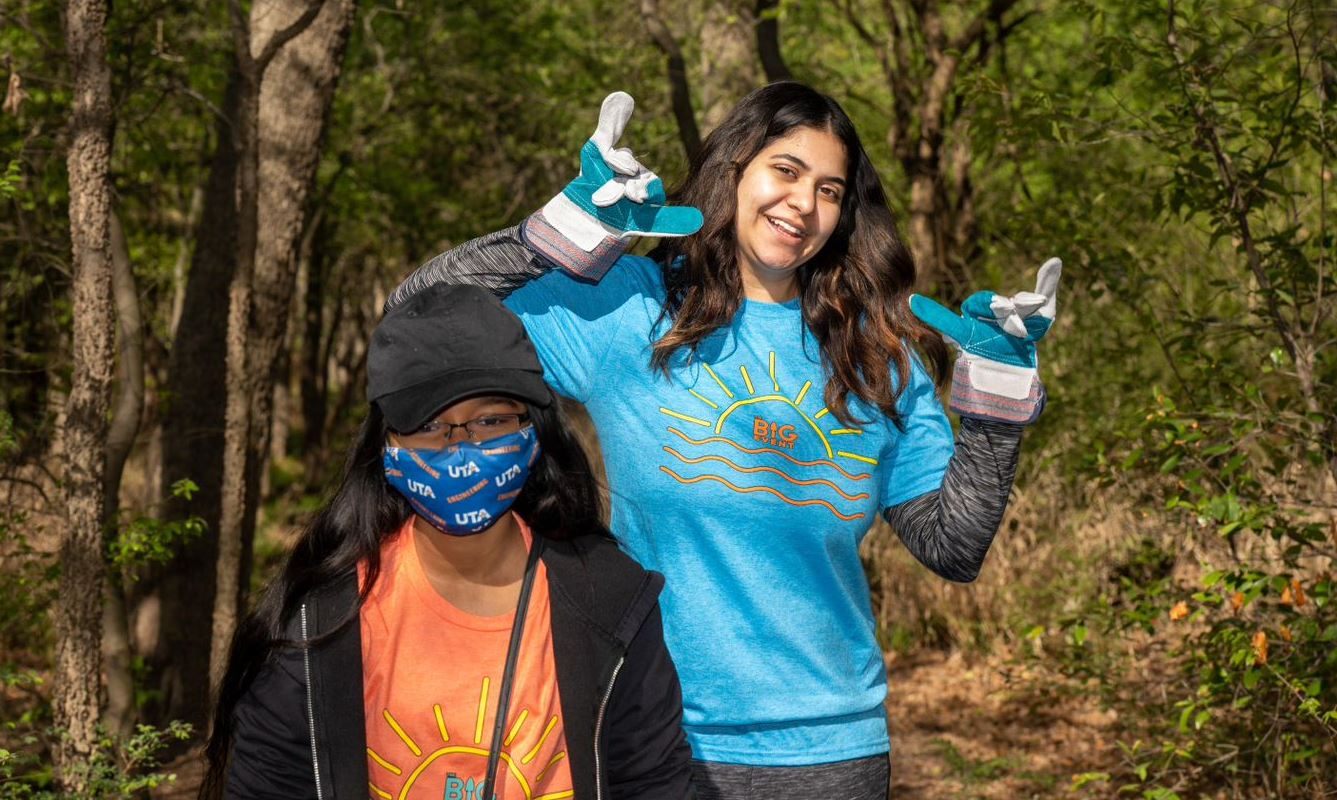 " src="https://cdn.prod.web.uta.edu/-/media/project/website/news/releases/2022/04/the-big-event-2022-1.jpg?la=en&h=800&w=1337" style="height:800px; width:1337px;" _languageinserted="true