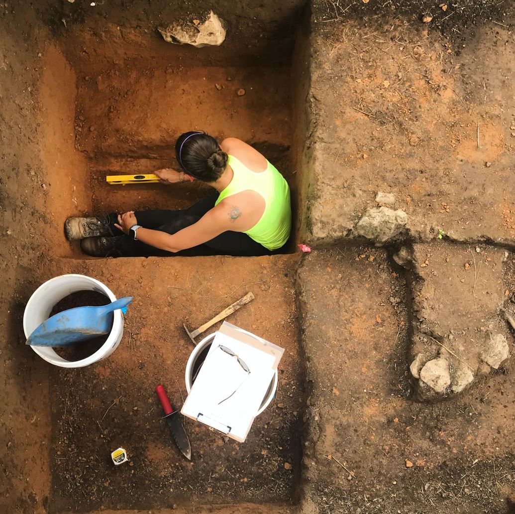 " src="https://cdn.prod.web.uta.edu/-/media/project/website/news/releases/2022/06/field-school--2.jpg?la=en&h=1032&w=1035" style="height:1032px; width:1035px;" _languageinserted="true