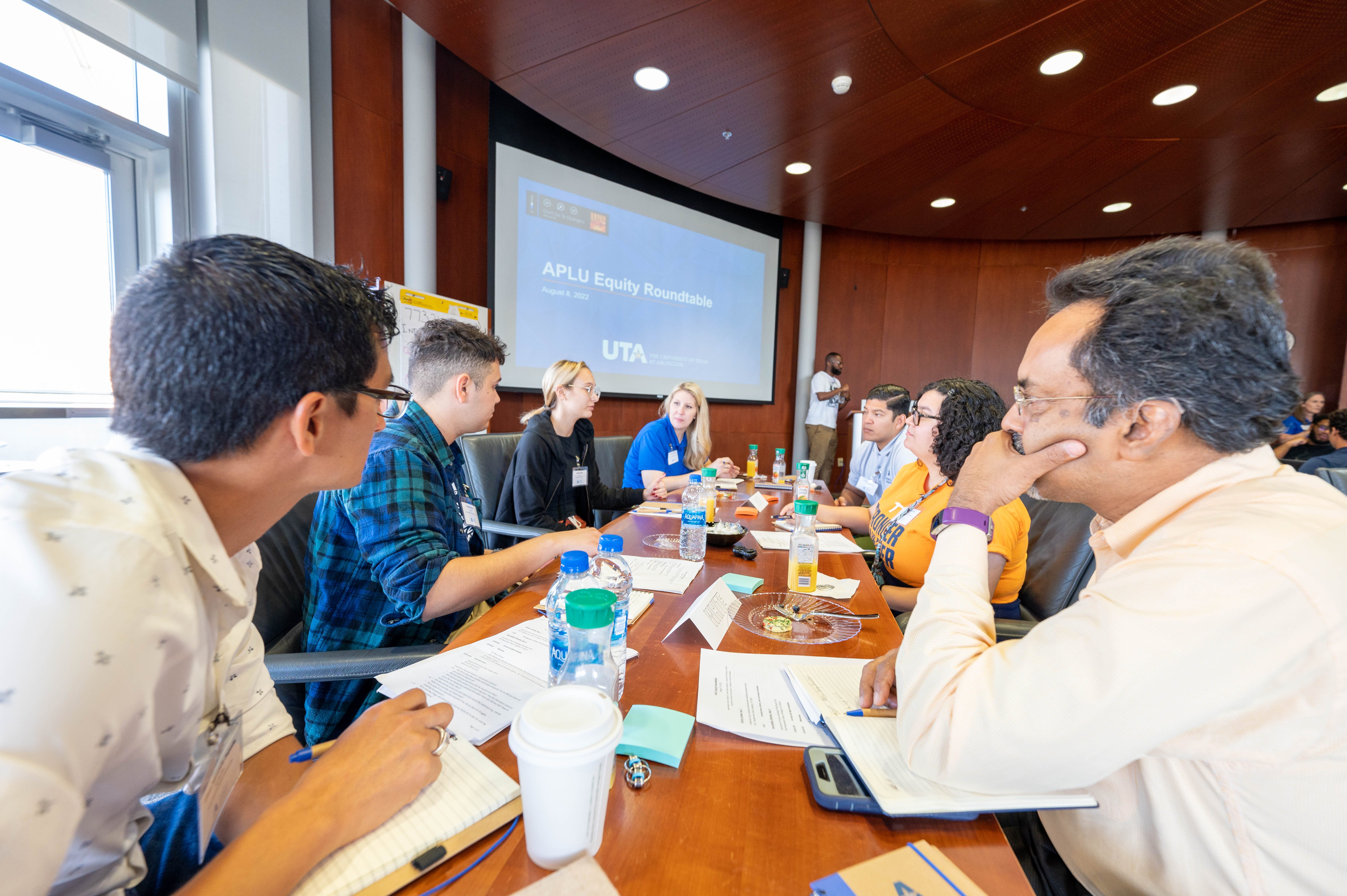 " src="https://cdn.prod.web.uta.edu/-/media/project/website/news/releases/2022/08/aplu-equity-roundtable_100.jpg?la=en&h=4024&w=6048" style="height:4024px; width:6048px;" _languageinserted="true