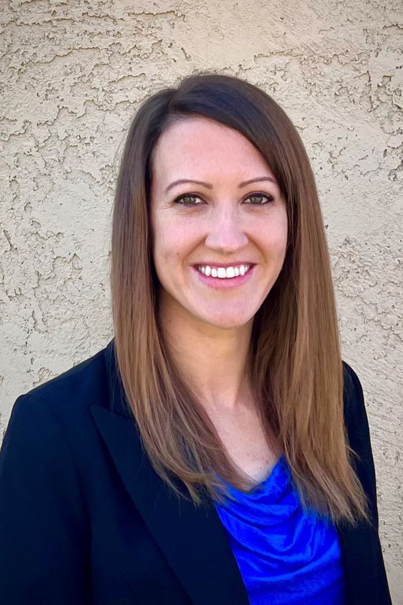 Karen Magruder poses for headshot" _languageinserted="true