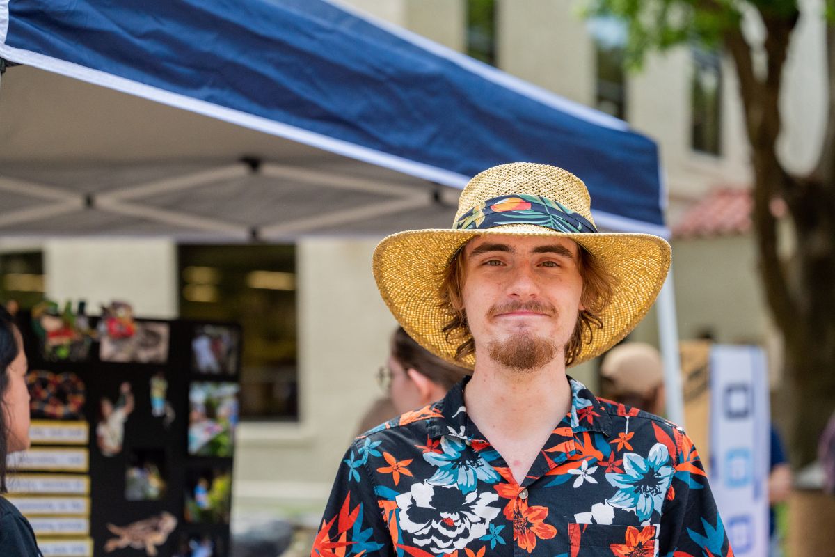 Student Dalton Lawring poses for photo" _languageinserted="true