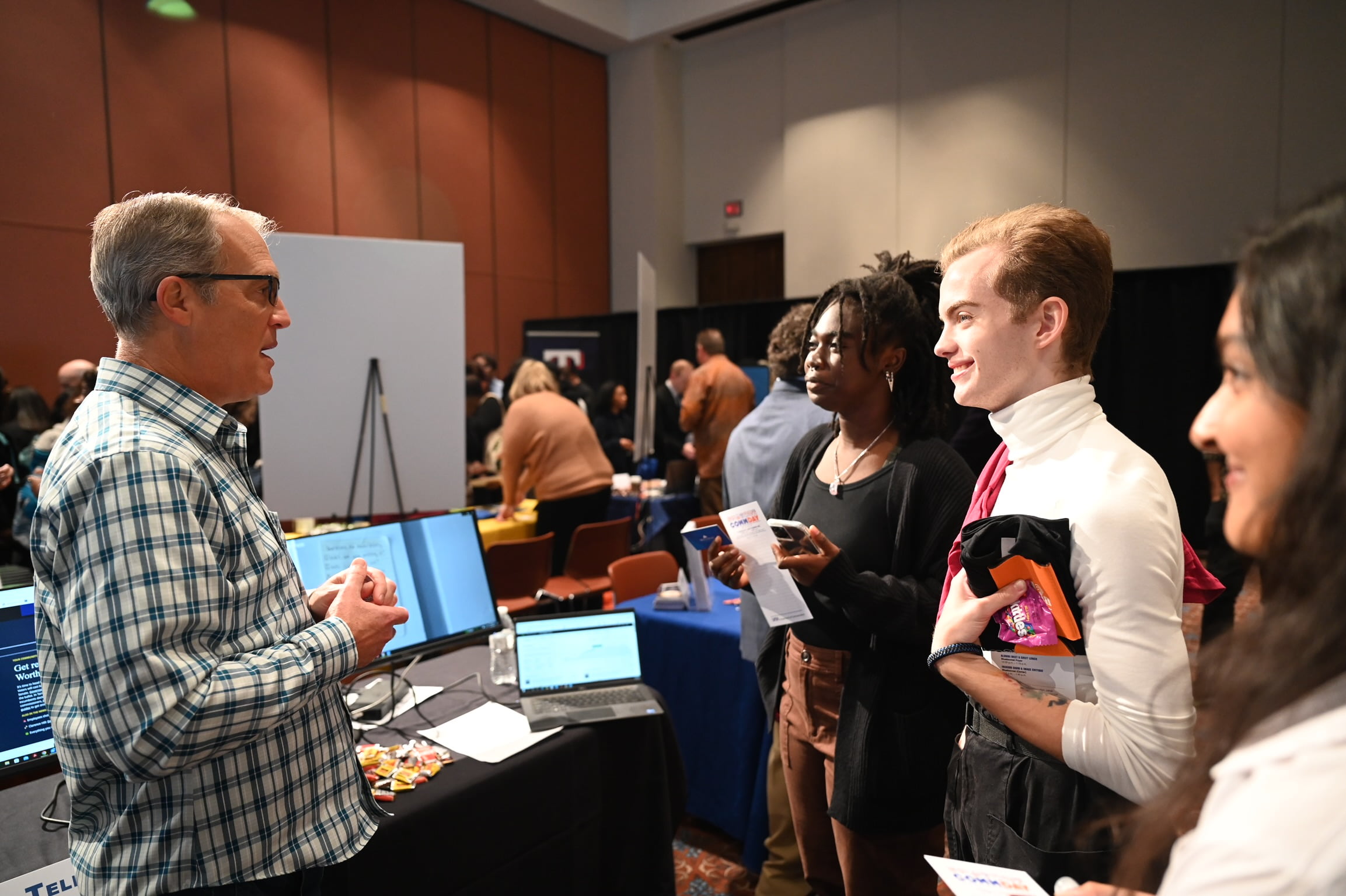 " src="https://cdn.prod.web.uta.edu/-/media/project/website/news/releases/2022/10/comm-day-2022-1.jpeg?la=en&h=1536&w=2306" style="height:1536px; width:2306px;" _languageinserted="true