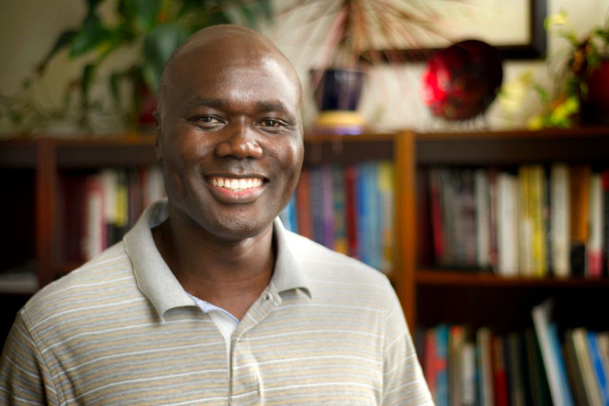 Photo of School of Social Work Professor Eusebius Small" _languageinserted="true