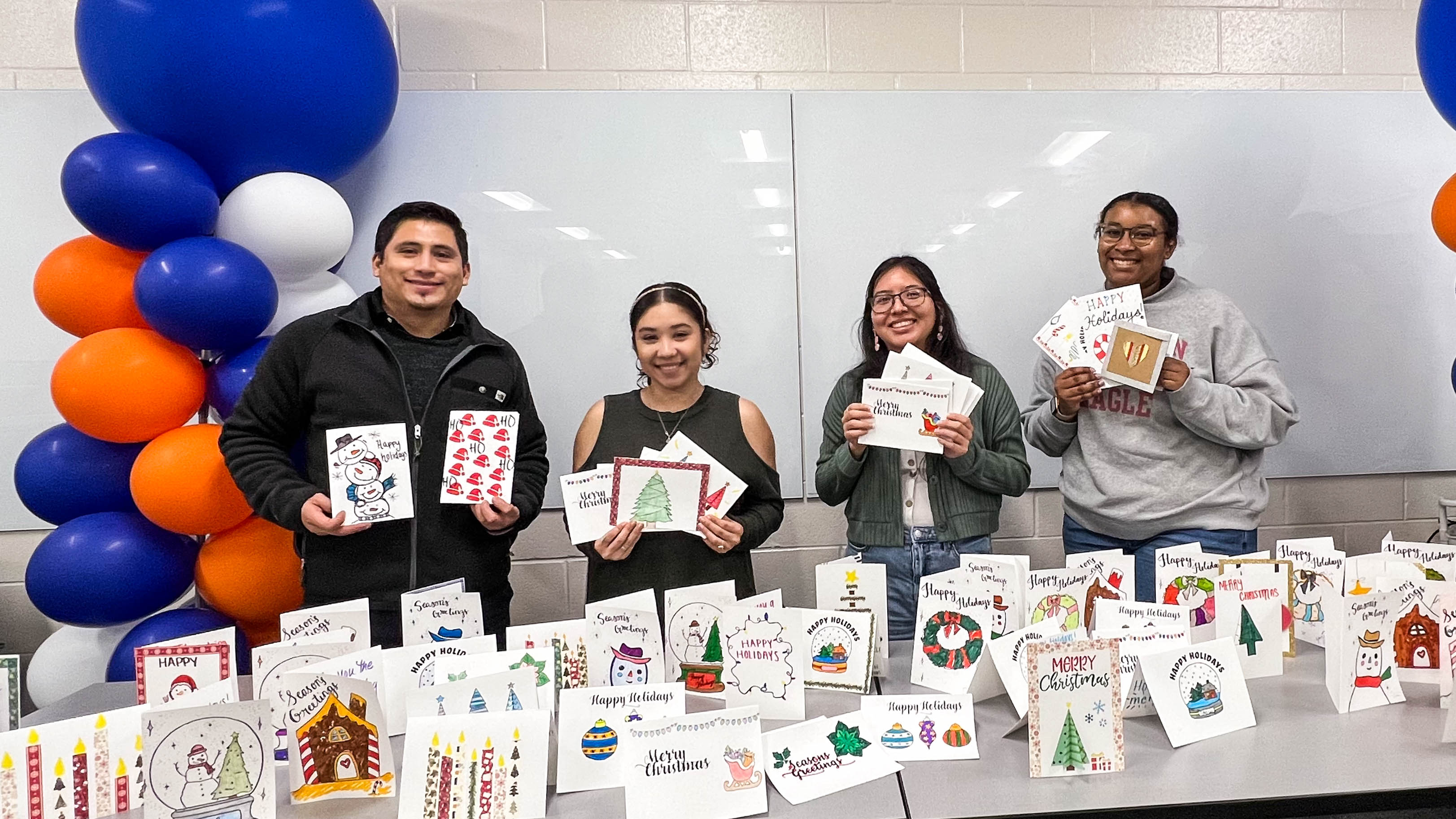 " src="https://cdn.prod.web.uta.edu/-/media/project/website/news/releases/2022/12/college-of-ed-student-ambassadors-holiday_3.jpg?la=en&h=1826&w=3246" style="height:1826px; width:3246px;" _languageinserted="true