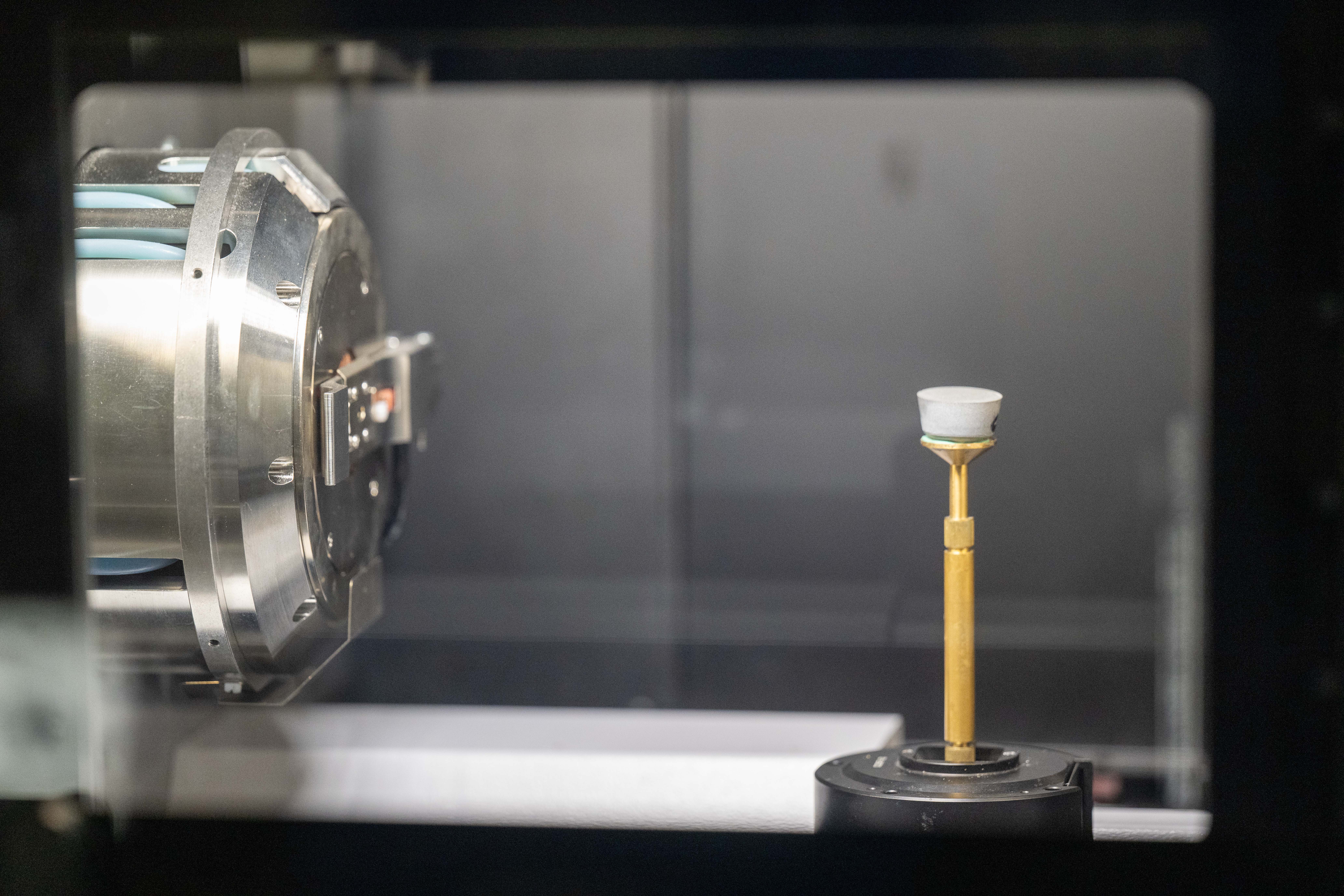 The new Center for Durable and Resilient Transportation Infrastructure at UTA has the ability to look at concrete on the microscopic and atomic levels." _languageinserted="true
