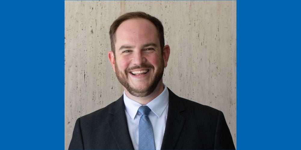 Mark Hand headshot" _languageinserted="true