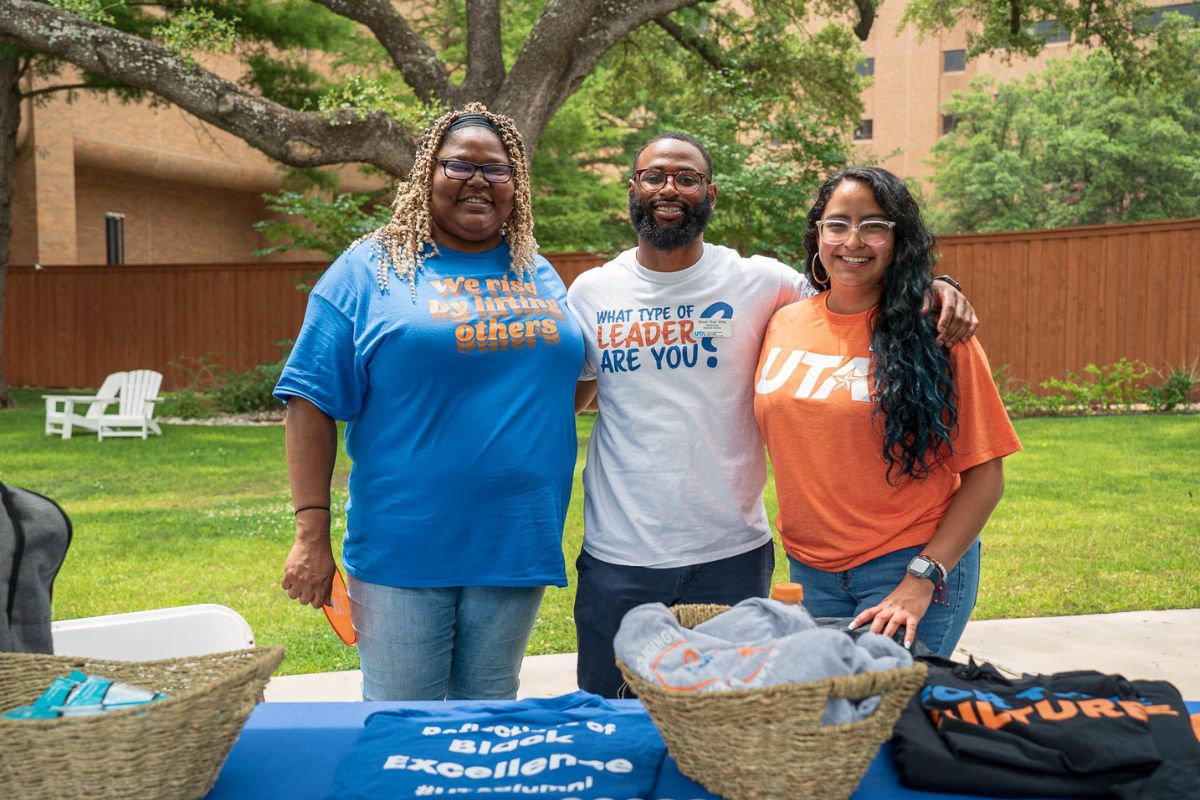 UTA students and staff at UTA