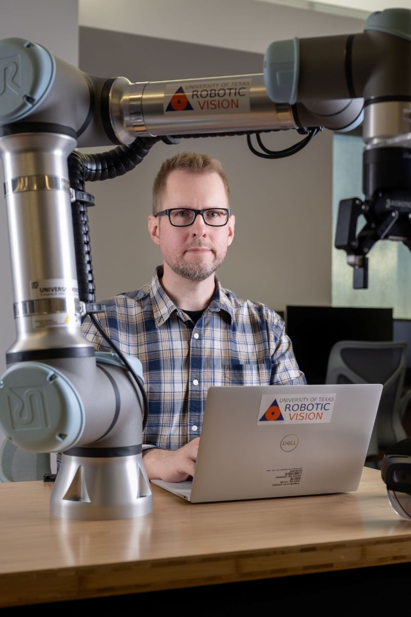 Photo of William Beksi, UTA assistant professor of computer science and engineering" _languageinserted="true