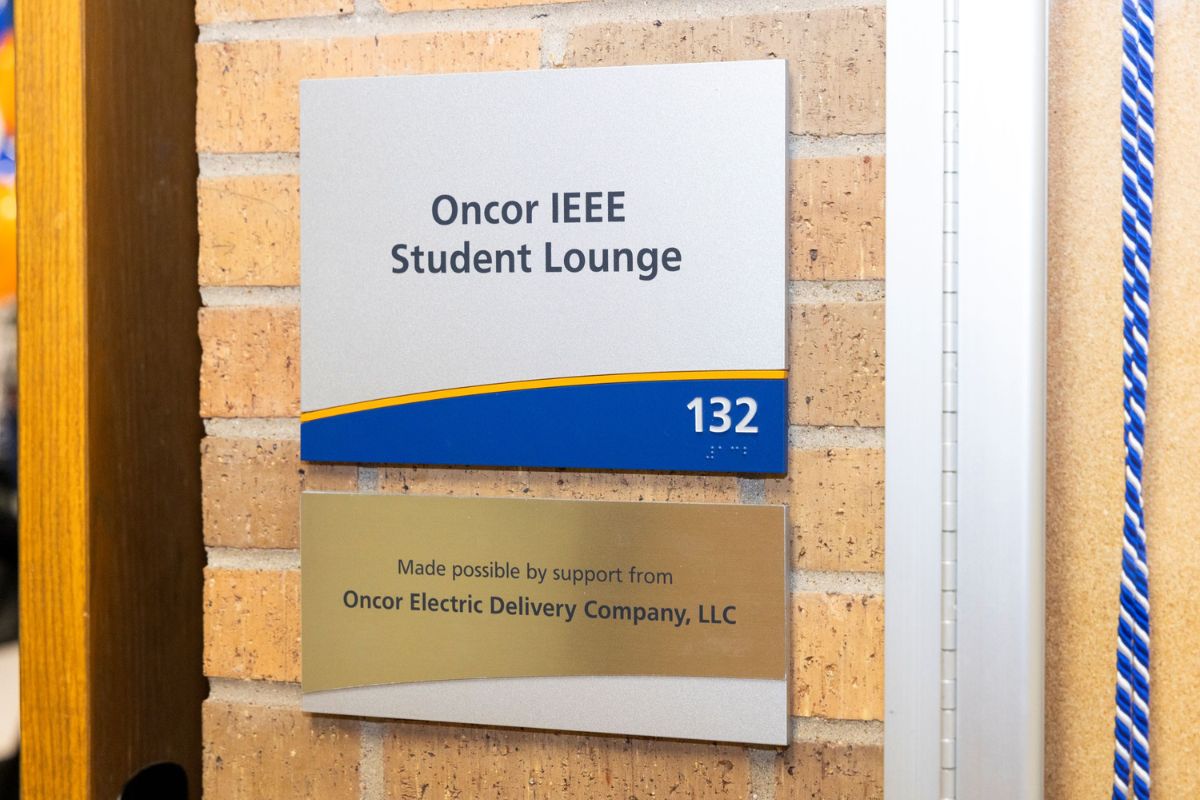 Oncor lounge signage