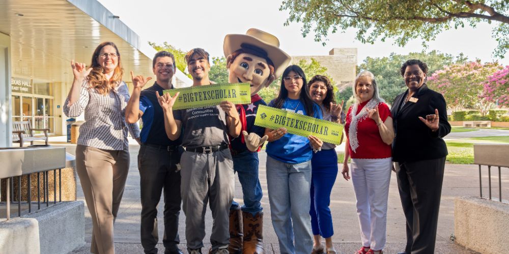 Little Big Tex with UTA leadership and scholars 