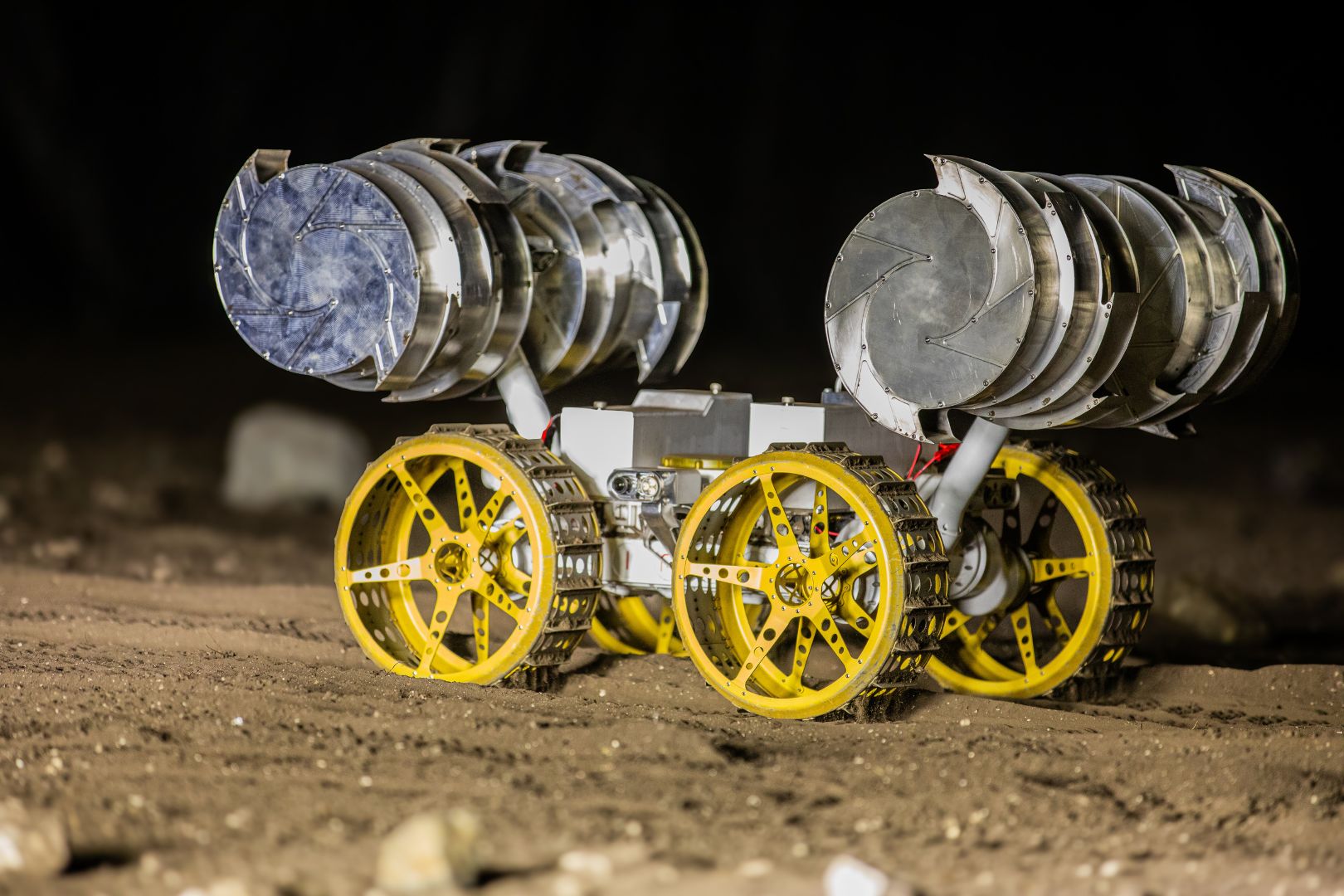 Image shows a NASA robot that could excavate on the moon