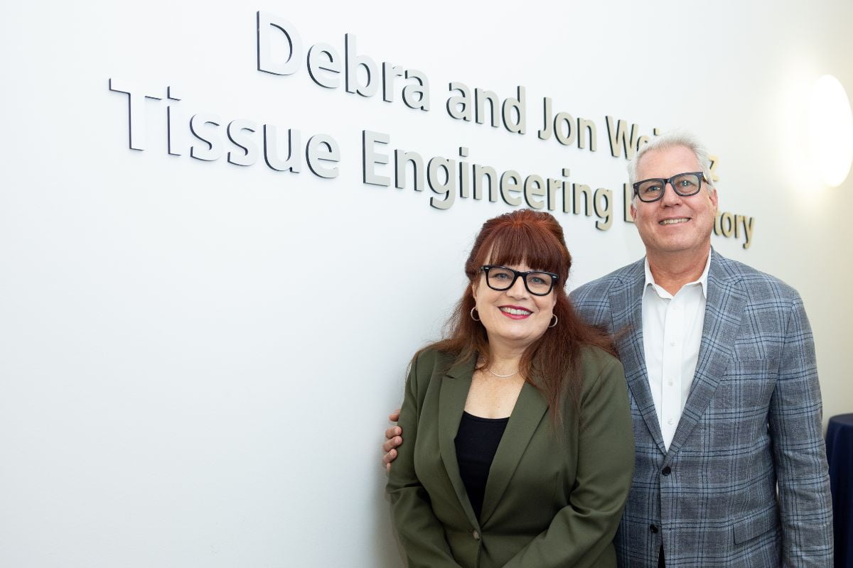 Debra and Jon Weidanz" style=" height:800px; width:1200px" _languageinserted="true" src="https://cdn.prod.web.uta.edu/-/media/project/website/news/releases/2025/09/debra-jon-weidanz-2.jpg