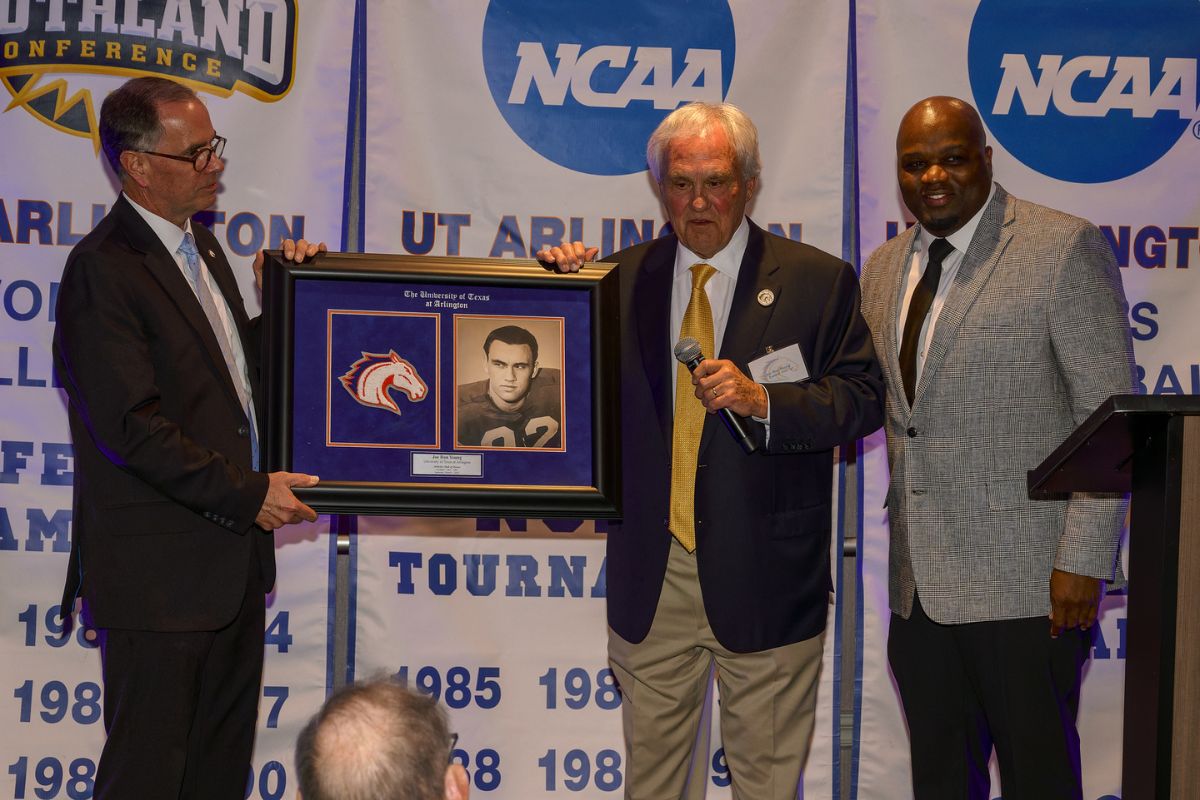 Jon Fagg, J. Ron Young, and Ira Childress at the 2025 UTA Athletics Hall of Honor " style=" height:800px; width:1200px" _languageinserted="true" src="https://cdn.prod.web.uta.edu/-/media/project/website/news/releases/2025/10/athletics-2.jpg