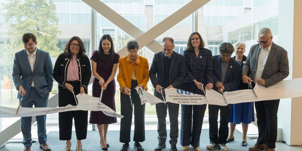 Ribbon-cutting ceremony for the National Center for Therapeutics Management satellite campus" style=" height:500px; width:1000px" _languageinserted="true" src="https://cdn.prod.web.uta.edu/-/media/project/website/news/releases/2025/12/ribbon-cutting-main.jpg