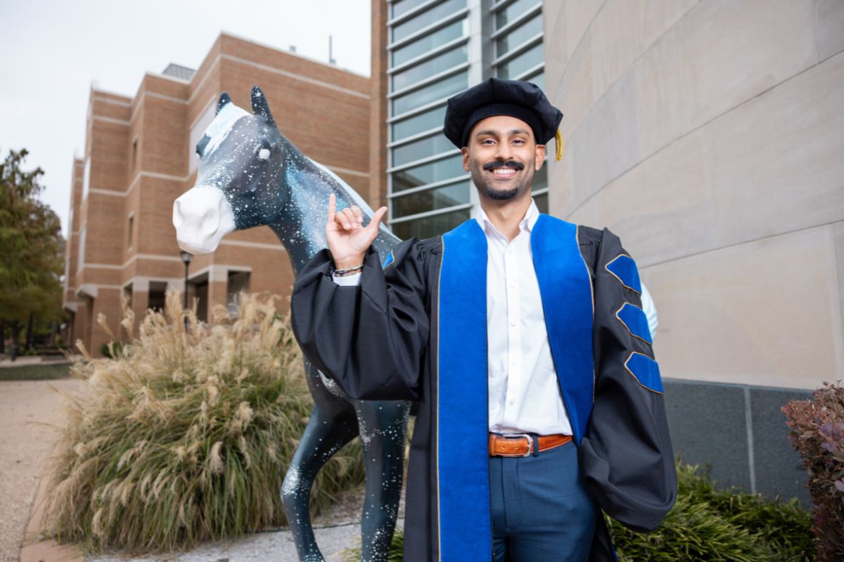 Shaan Patel, College of Science doctoral student" style=" height:800px; width:1200px" _languageinserted="true" src="https://cdn.prod.web.uta.edu/-/media/project/website/news/releases/2025/12/shaan-patel-inside.jpg