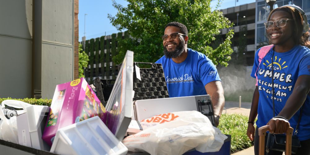 UTA move-in day" style=" height:500px; width:1000px" _languageinserted="true" src="https://cdn.prod.web.uta.edu/-/media/project/website/news/releases/2026/08/back-to-school-main.jpg