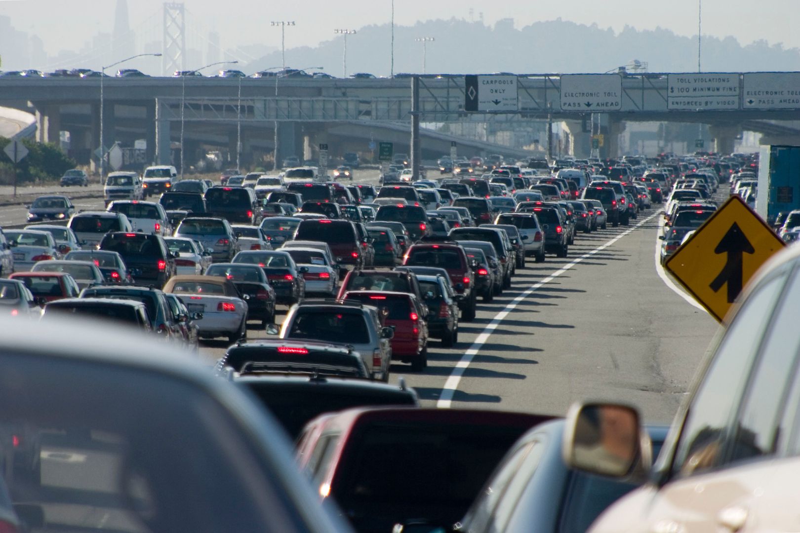 Image shows stock photo of traffic " style=" height:1080px; width:1620px" _languageinserted="true