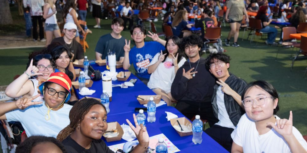 Waffleopolis connects Mavericks, one line at a time