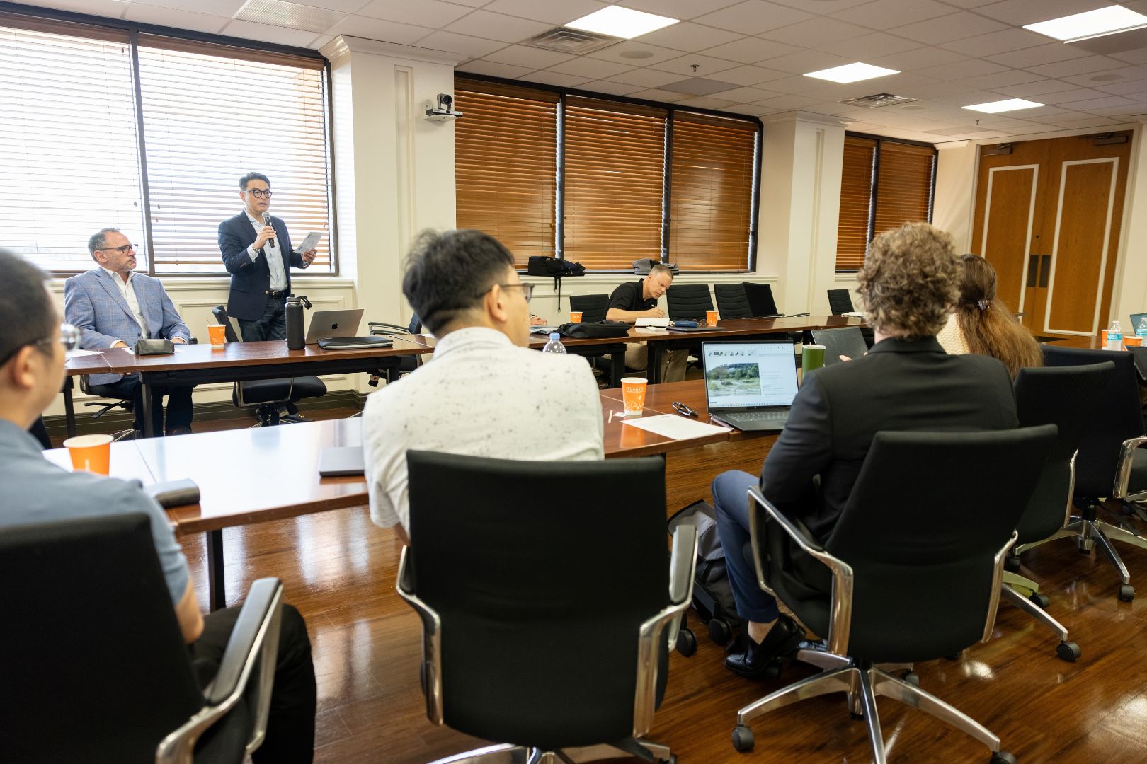 Image shows Dr. Nick Fang giving an SB5 update " style=" height:1080px; width:1620px" _languageinserted="true" src="https://cdn.prod.web.uta.edu/-/media/project/website/news/releases/2026/09/werc-meeting-with-federal-agencies-09212026_002.jpg