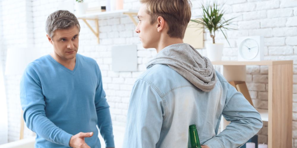 UTA researchers will study how parents and teens discuss alcohol use and social media influences. (Adobe Stock)
